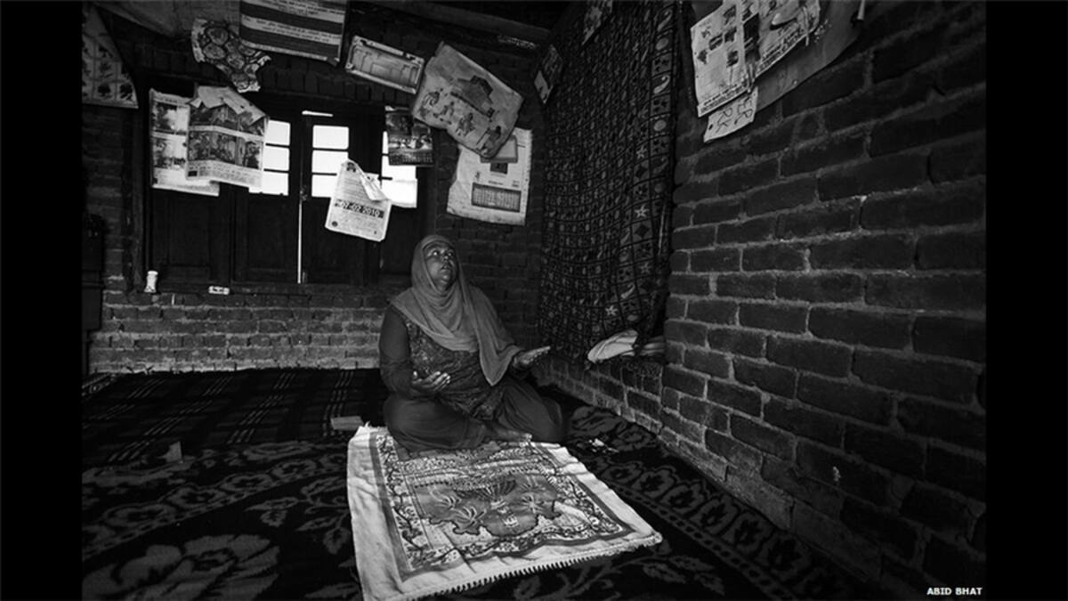 Jameelah Begum dice que su esposo, un maestro, desapareció después de ser detenido por soldados indios en 1995. Ahora vive con un hijo de 23 años y una hija de 19 en la casa de sus padres.