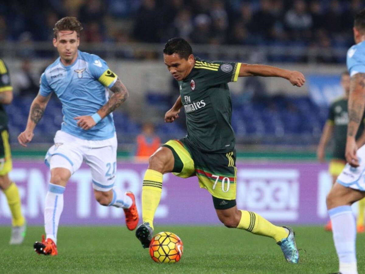 Carlos Bacca marca y sentencia el triunfo del Milan sobre la Lazio
