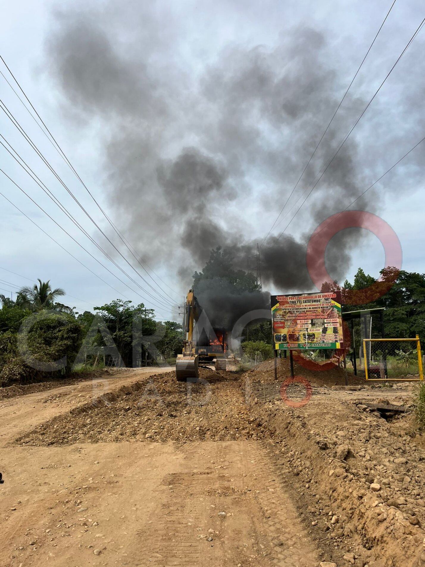 Maquinaria quemada en la vía Tibú / Foto: Cortesía