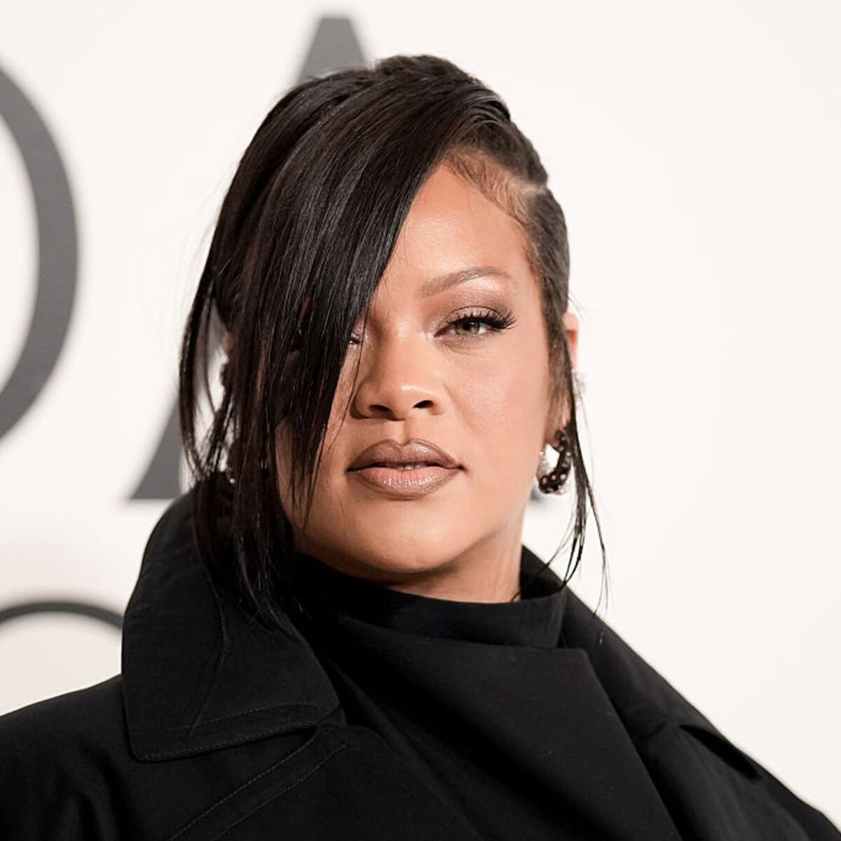 Mujer arrestada por tiroteo en casa de Rihanna es identificada y recibe fianza de USD $10 millones