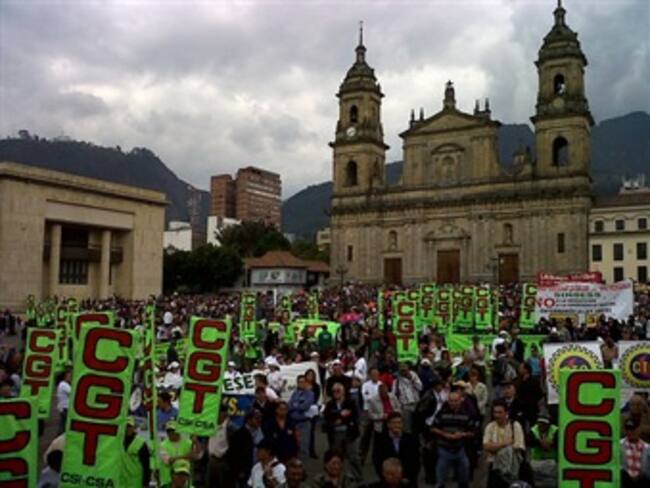 Hubo masiva participación en la protesta nacional contra la Emergencia Social
