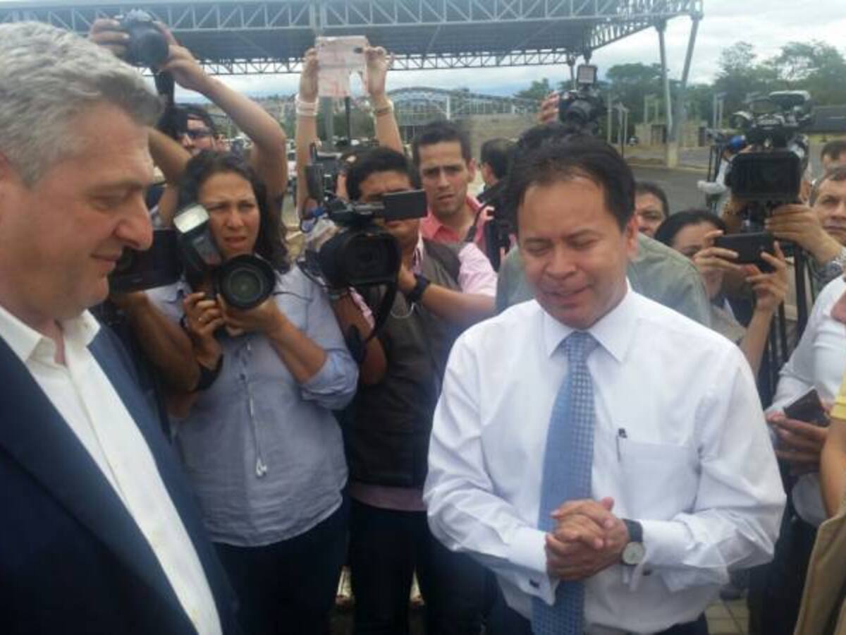 Gobernadores del Táchira y de Norte de Santander visitaron el Puente Tienditas