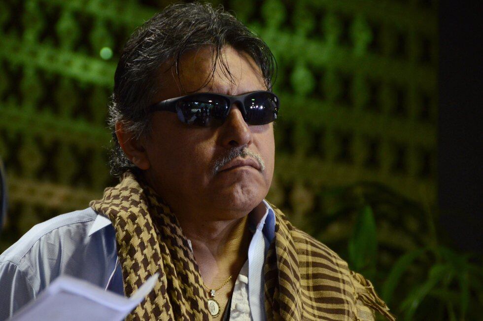 Jesús Santrich: Seusis Pausivas Hernández, alias 'Jesús Santrich', es uno de los jefes del Bloque Caribe. Se encarga de la comunicación a través de la red clandestina de emisoras de las Farc como la Cadena Radial Bolivariana.