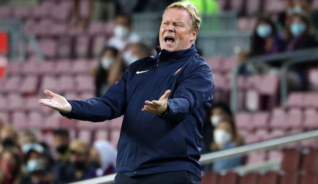 Ronald Koeman, técnico del Barcelona, y su lamento tras el último partido frente al Granada.