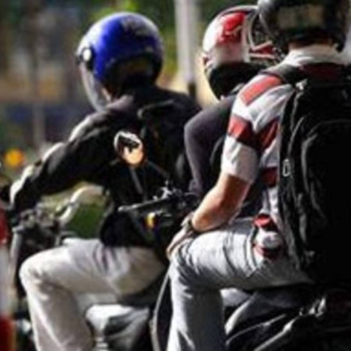 Reviven propuesta de restringir circulación a parrillero hombre en moto
