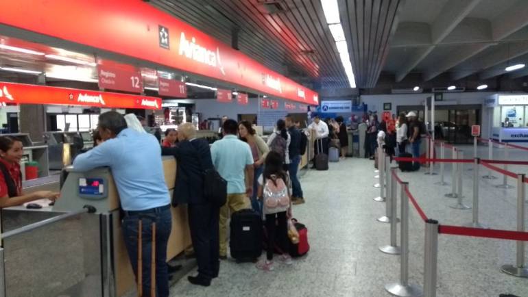 Pasajeros de Avianca en el Cortissoz