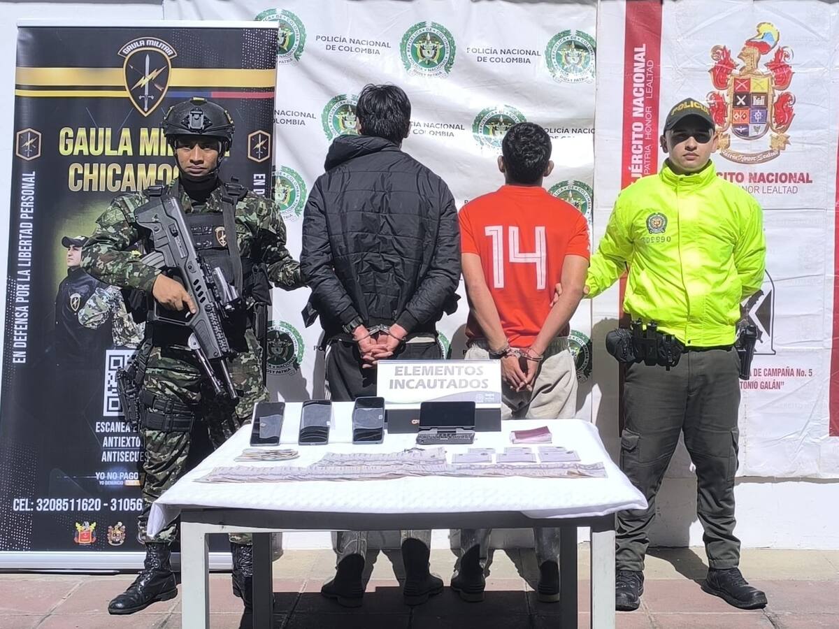 Capturados presuntos miembros del ELN que extorsionaban al alcalde de Coromoro y a la población