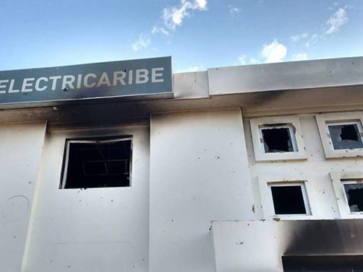 Electricaribe rechaza vandalismo contra su sede en Magangué, Bolívar