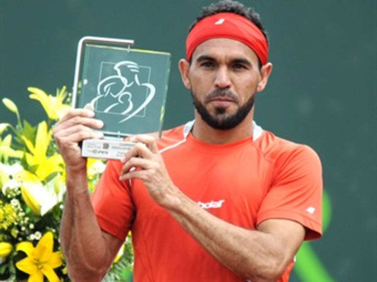 Dominicano Víctor Estrella, campeón del Seguros Bolívar de Tenis