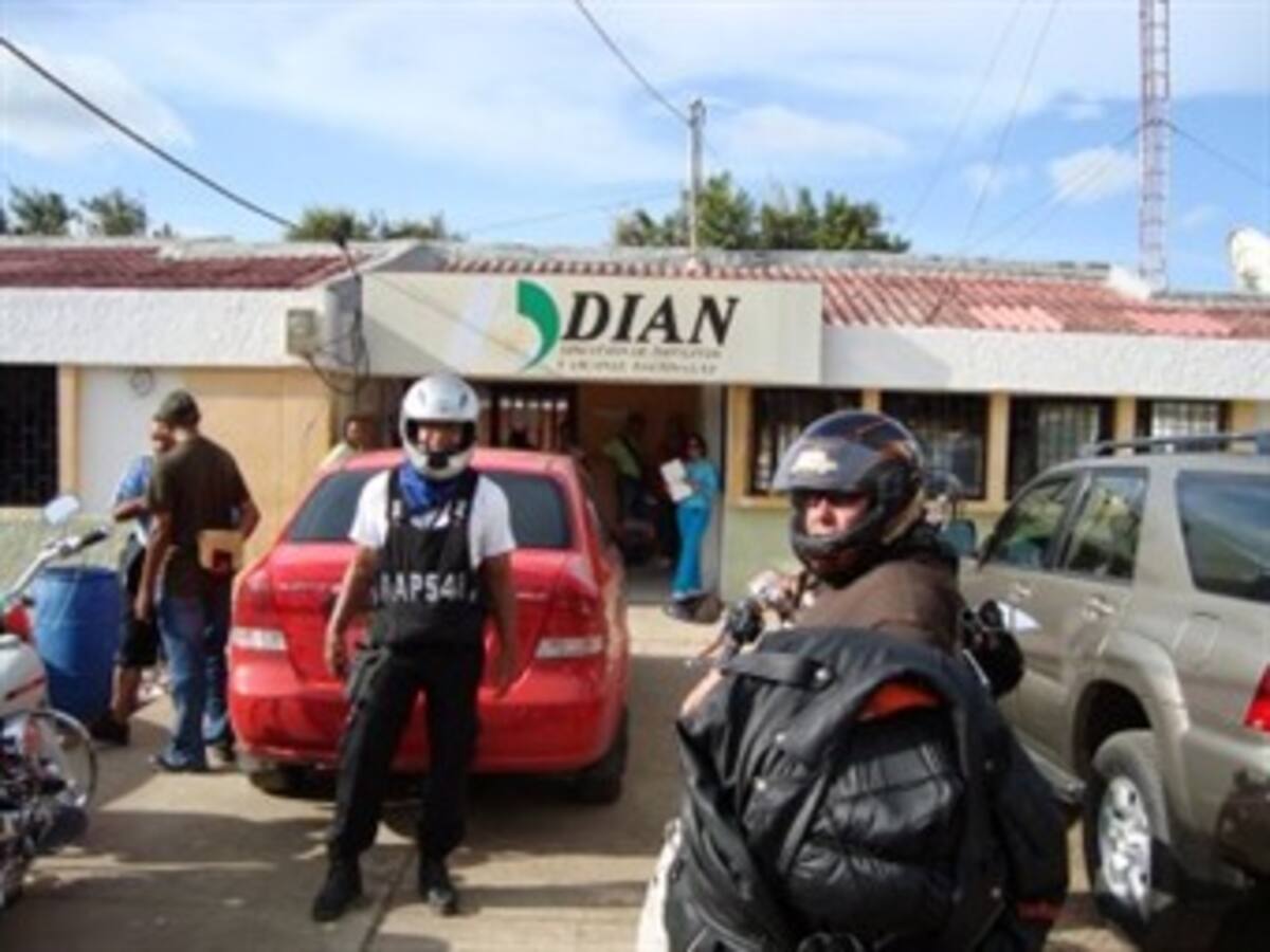 Capturan doce de los implicados en escándalo de corrupción en la DIAN