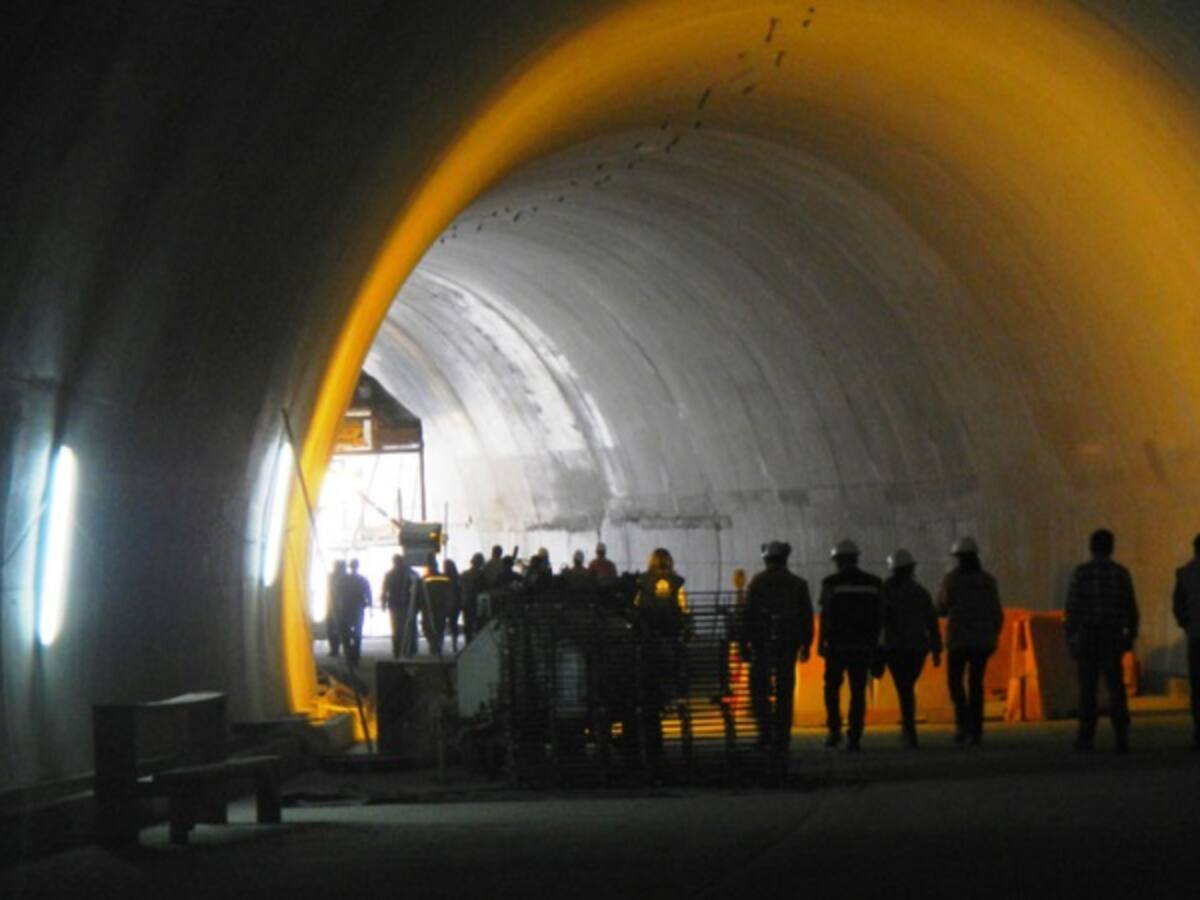 Gobierno estudia prórroga de 3 meses a contratista para terminar el Túnel de La Línea