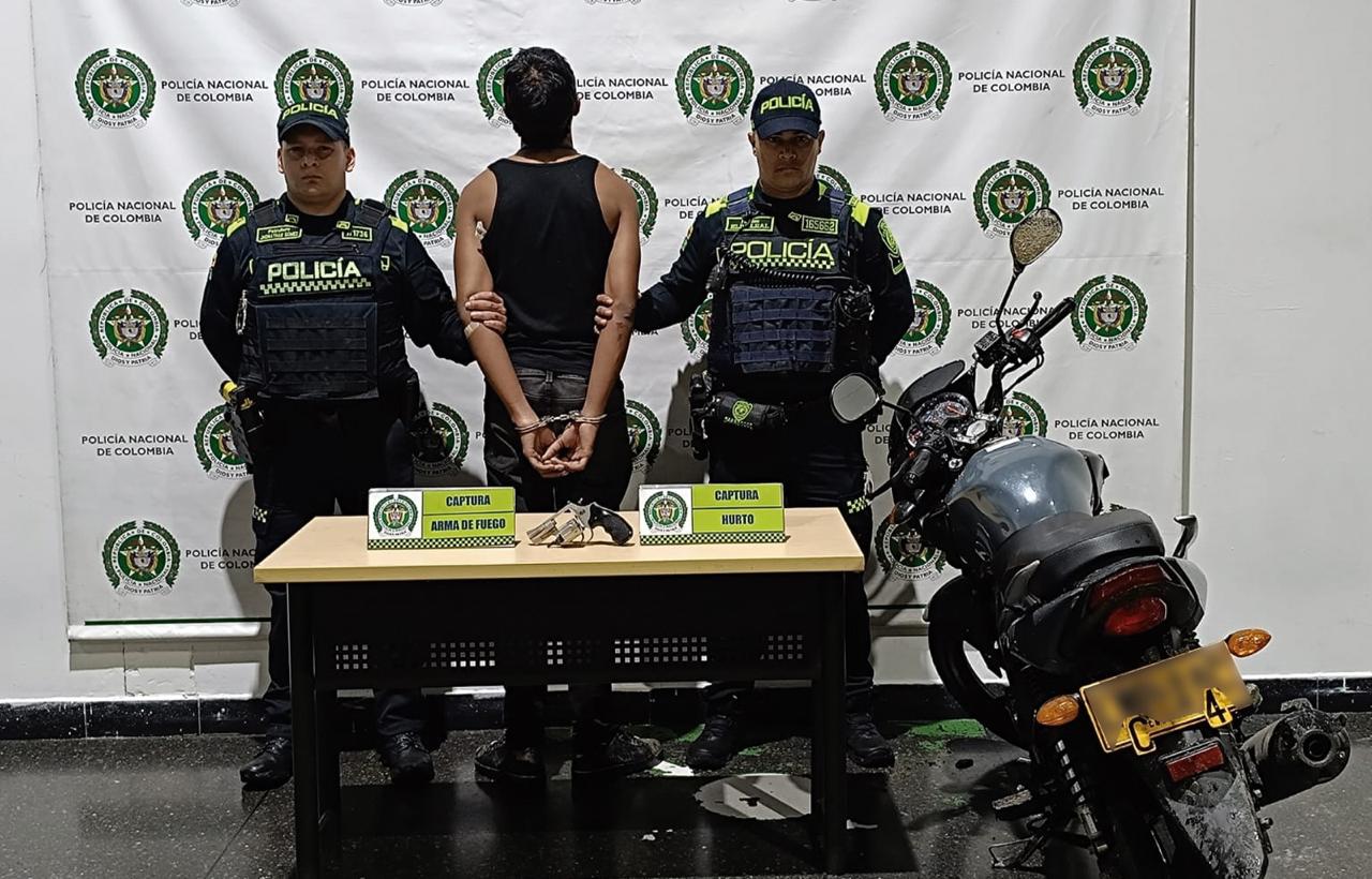 Capturan a Jacobo Valenciano, hijo del exfutbolista Iván René Valenciano, por ser el presunto responsable de un robo. Foto: Policía Metropolitana