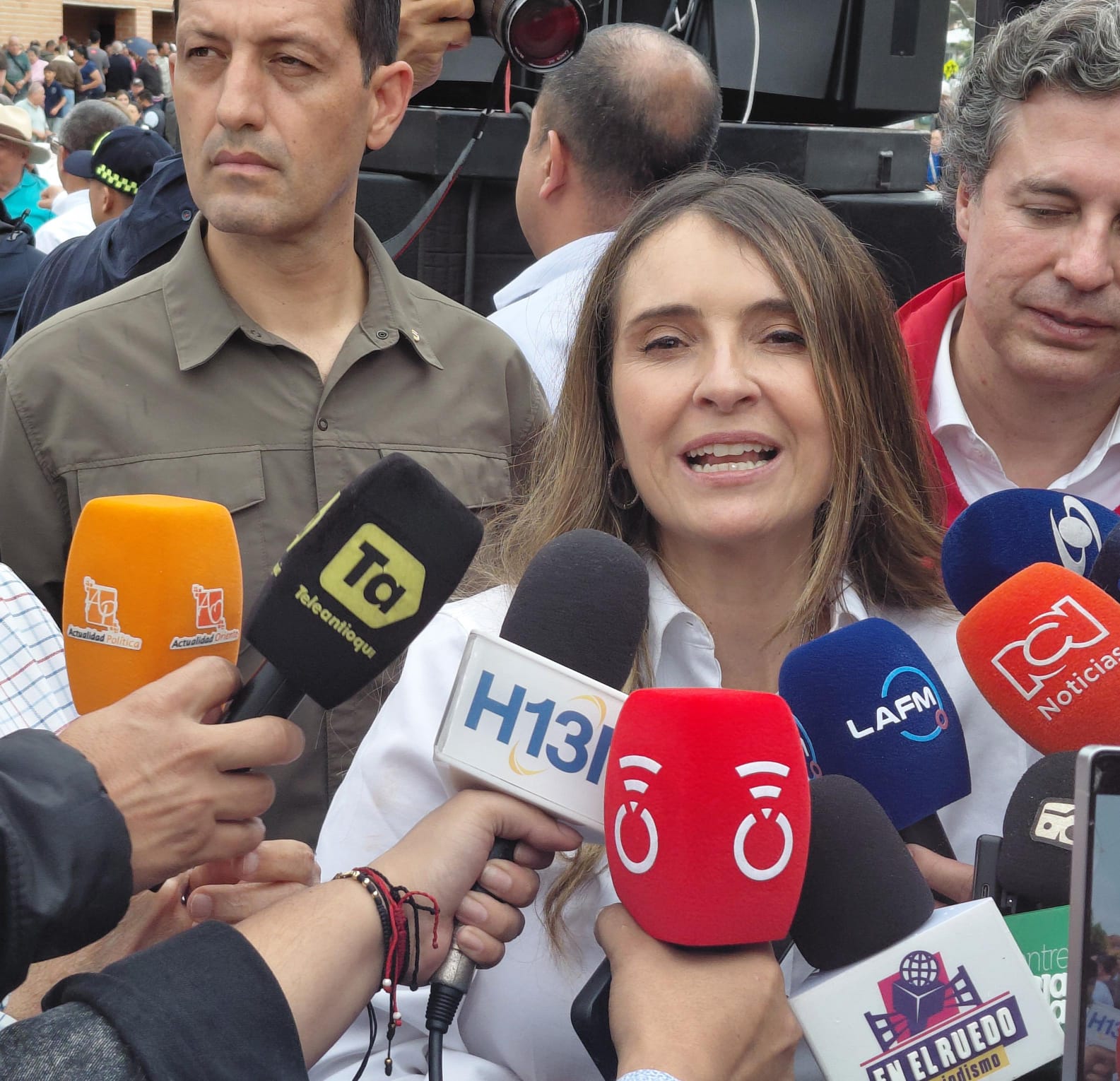 Paloma Valencia- Caracol Radio