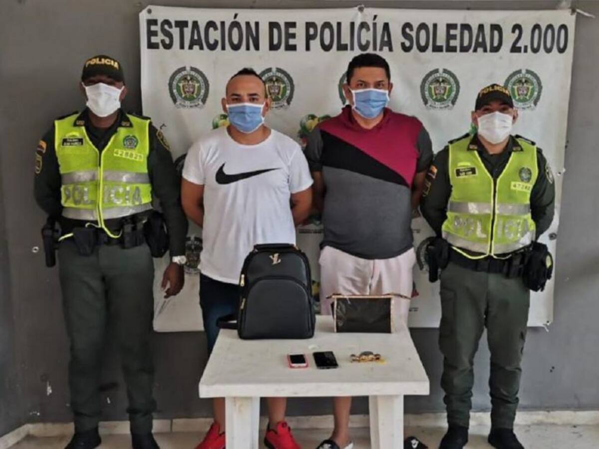 Conductor habría manoseado a menor de 14 años para atracarla