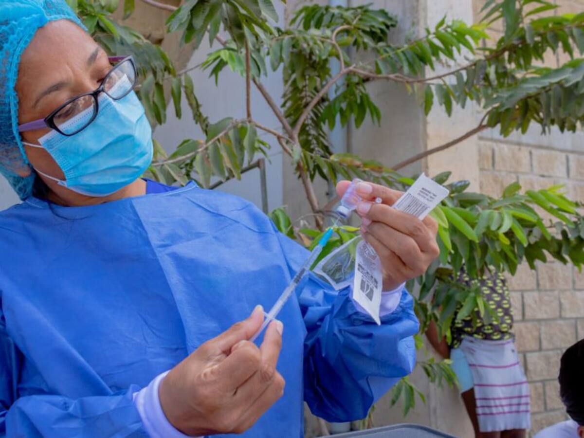 Vacunas de AztraZeneca escasas en Cartagena