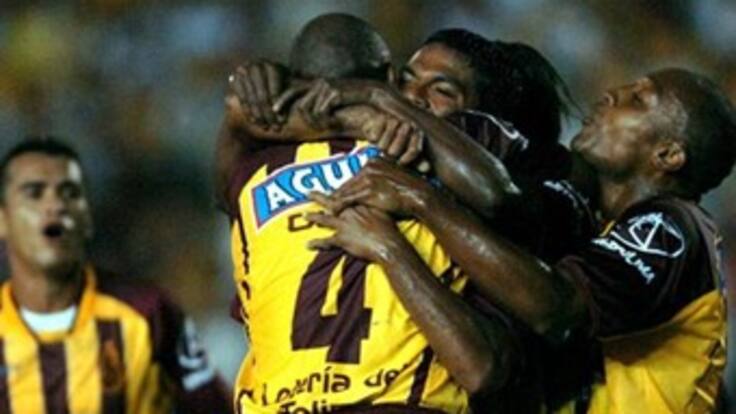 Santa Fe y Tolima a semifinales del fútbol colombiano. Caldas y Huila se acercan