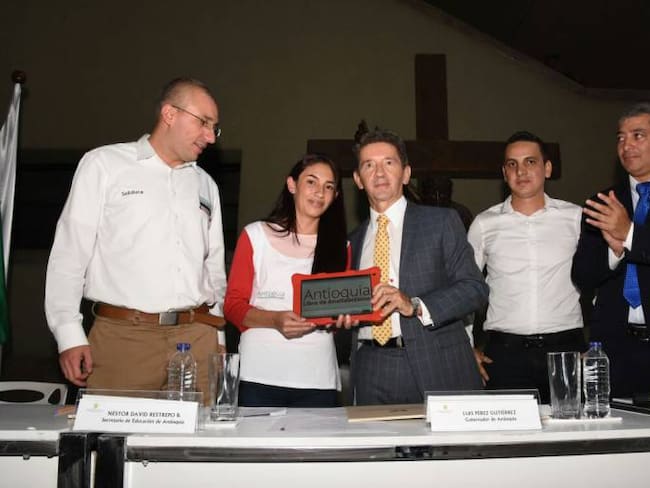 Gobernación firma pacto para una &quot;Antioquia libre de analfabetismo&quot;