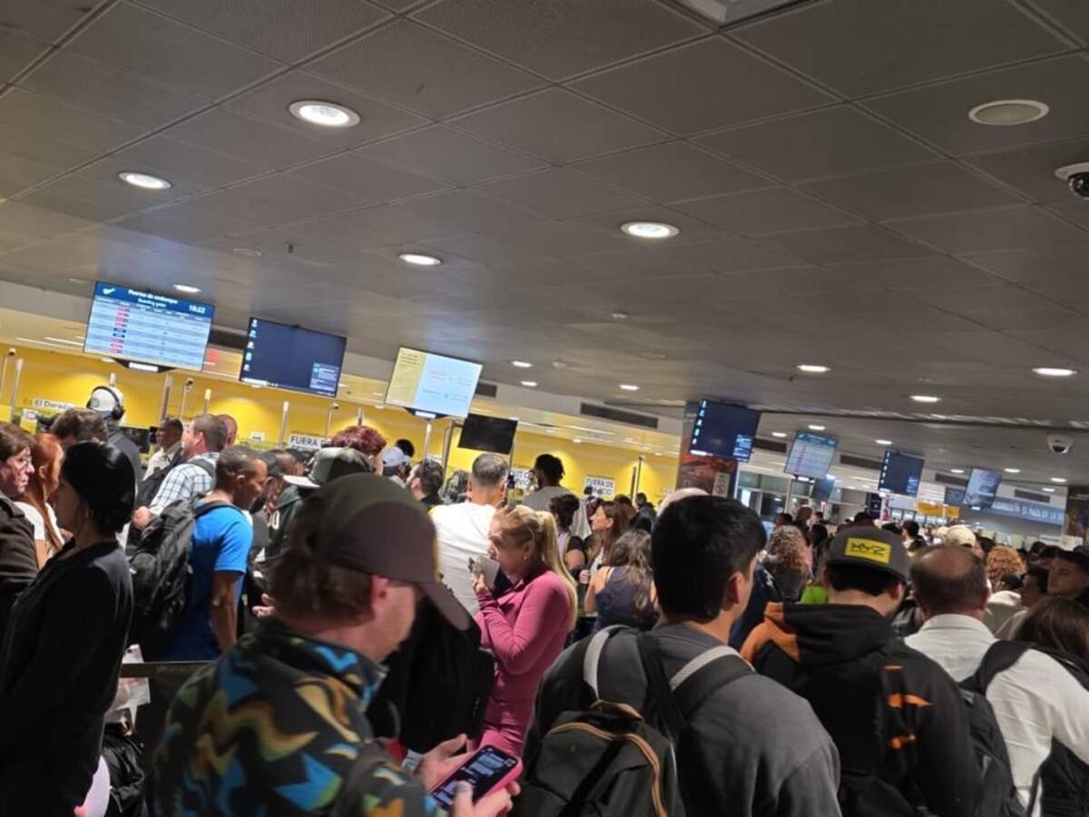 Congestión en las filas de Migración en el Aeropuerto El Dorado: ¿Qué pasa?