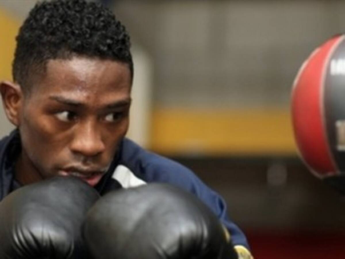 Un caleño, el "Momo" Romero, nuevo campeón mundial supergallo de boxeo