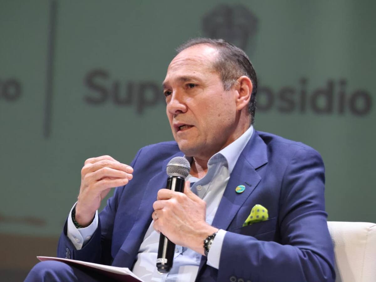 MinTrabajo asegura que se hará todo el esfuerzo para concertar el salario mínimo de 2026