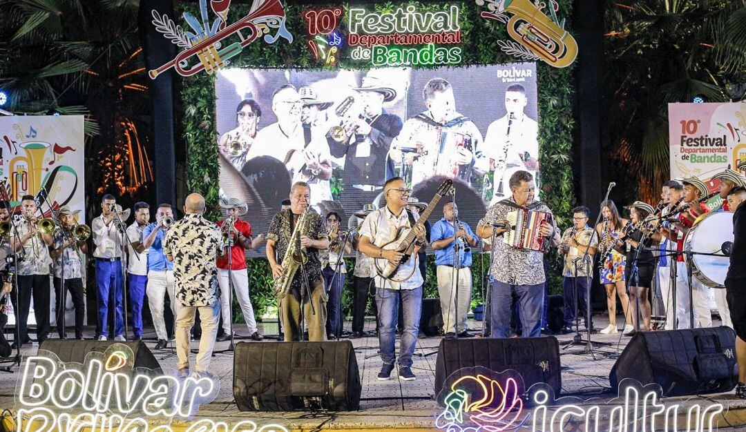 Más de 2500 cartageneros y bolivarenses llenaron en su totalidad el Parque Lácides Segovia en el barrio Manga