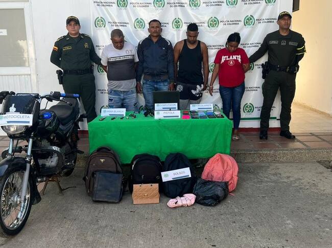 Capturan a ‘piratas terrestres’ minutos después de asaltar a pasajeros de un bus