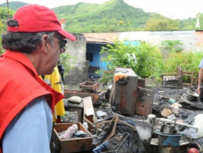 Presidente Santos anuncia la reubicación de 300 viviendas de Útica