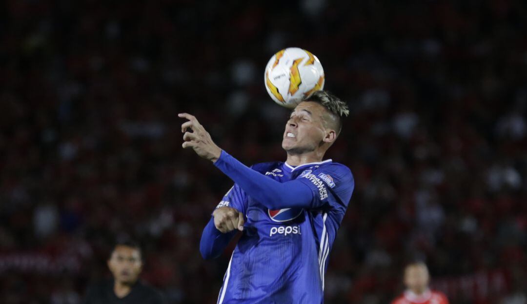 Juan Pablo Vargas durante un partido con Millonarios FC