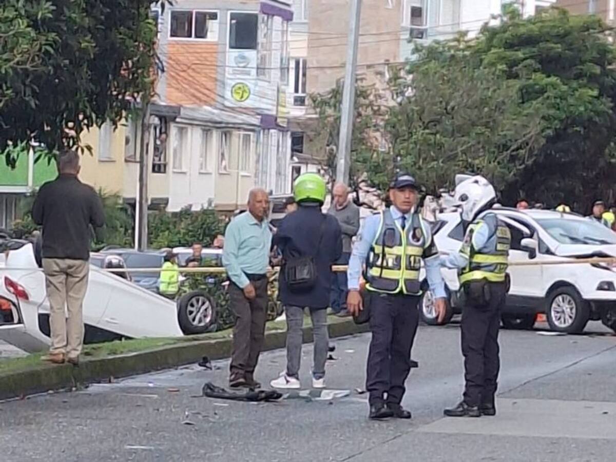 5 vehículos resultaron afectados en un choque múltiple en Manizales