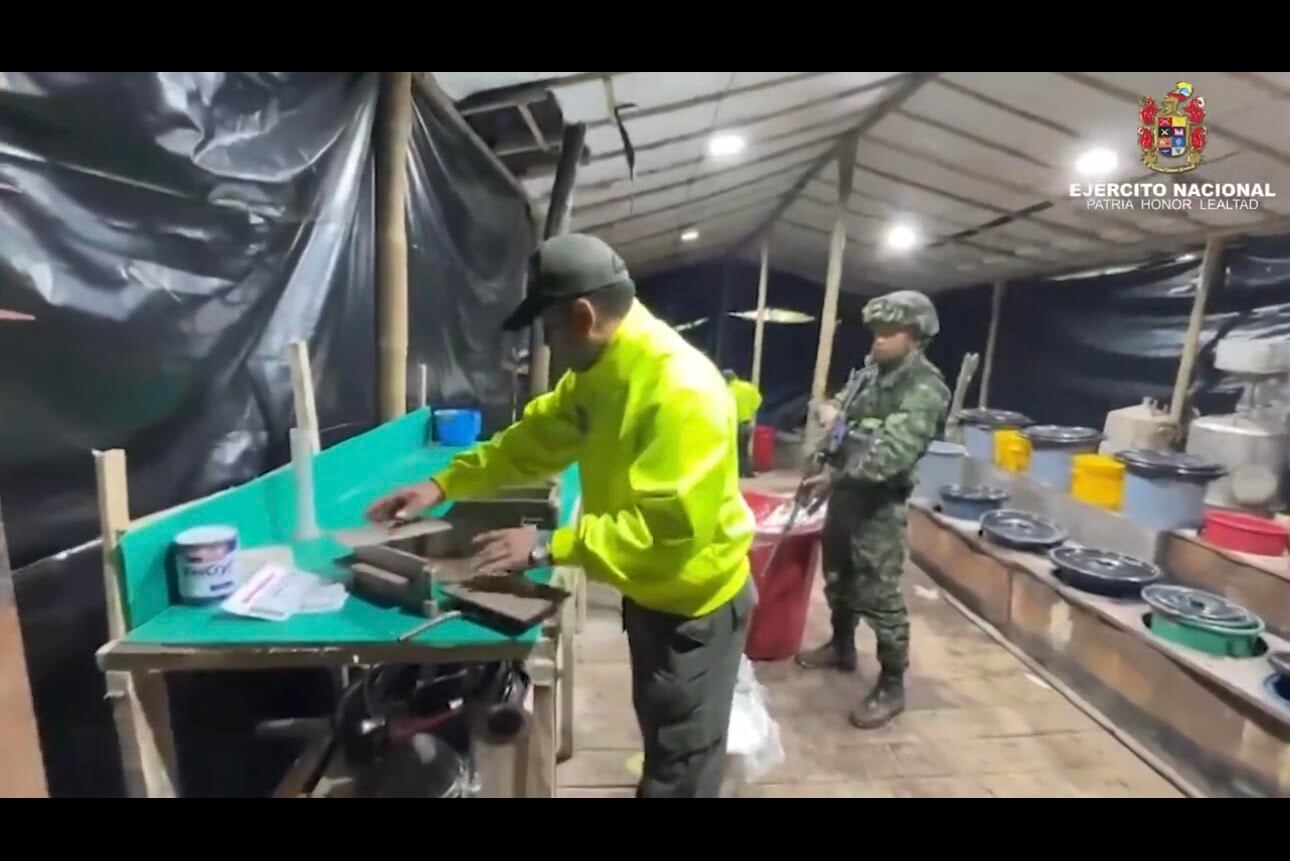 Megalaboratorio de coca en El Peñol, Antioquia. Foto: Ejército.