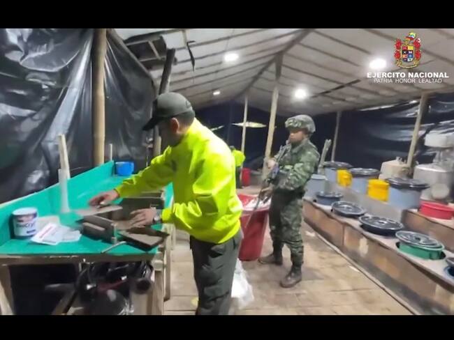 Megalaboratorio de coca en El Peñol, Antioquia. Foto: Ejército.