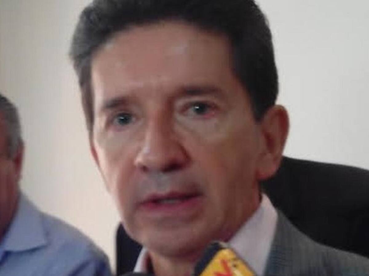 “Perdón” de Luis Pérez desató la ira de Alonso Salazar