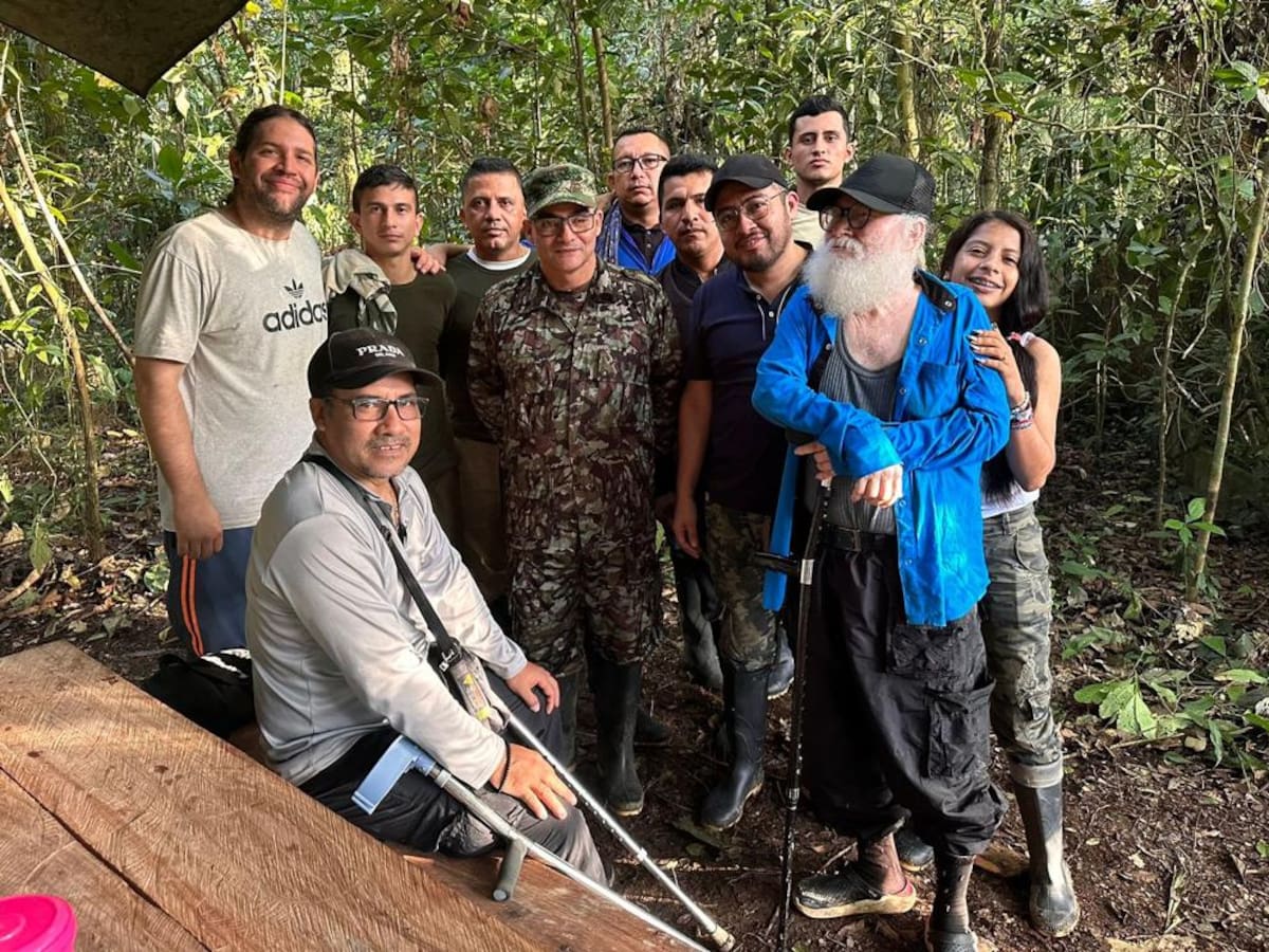 Carnetización y entrenamiento militar del EMC de las disidencias FARC a personas de JAC