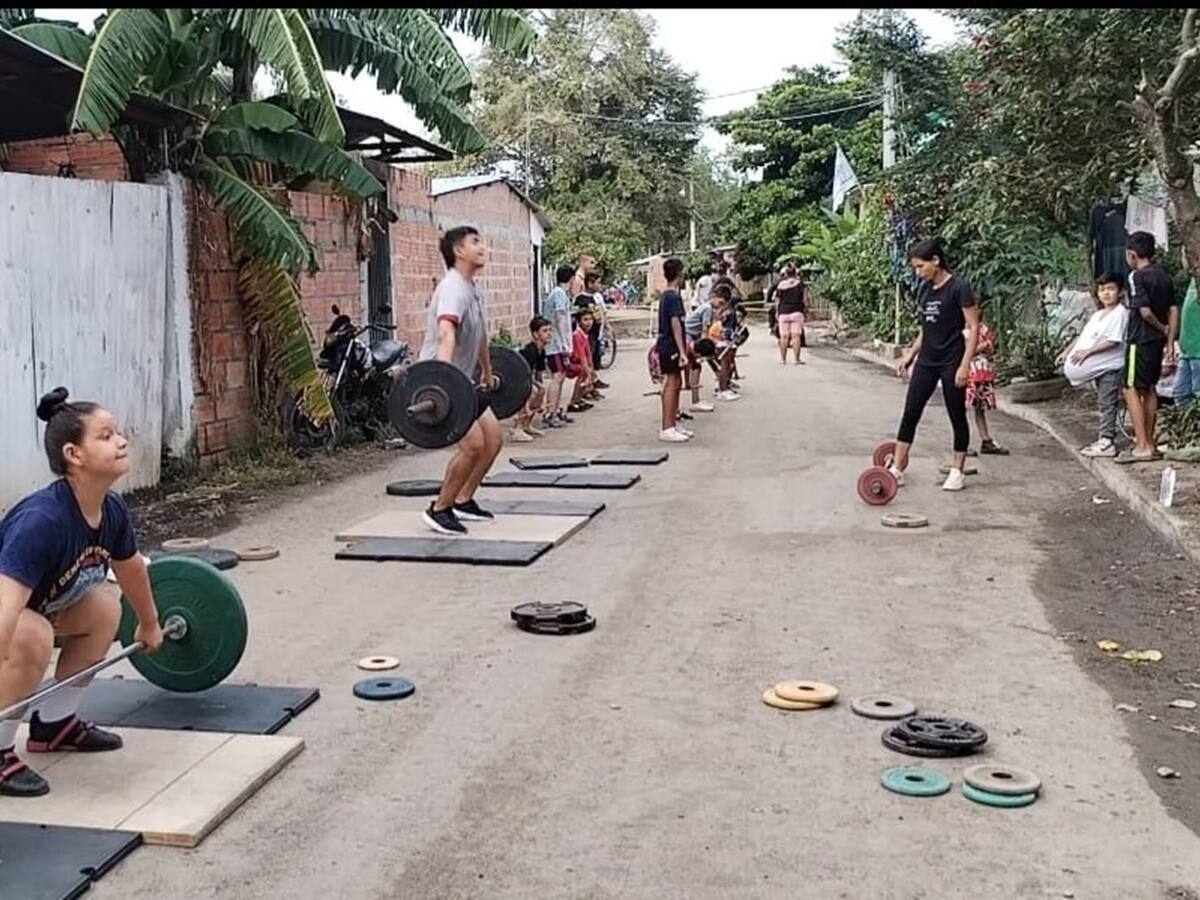 Deportistas entrenan en la calle por falta de apoyo de las entidades en el Tolima