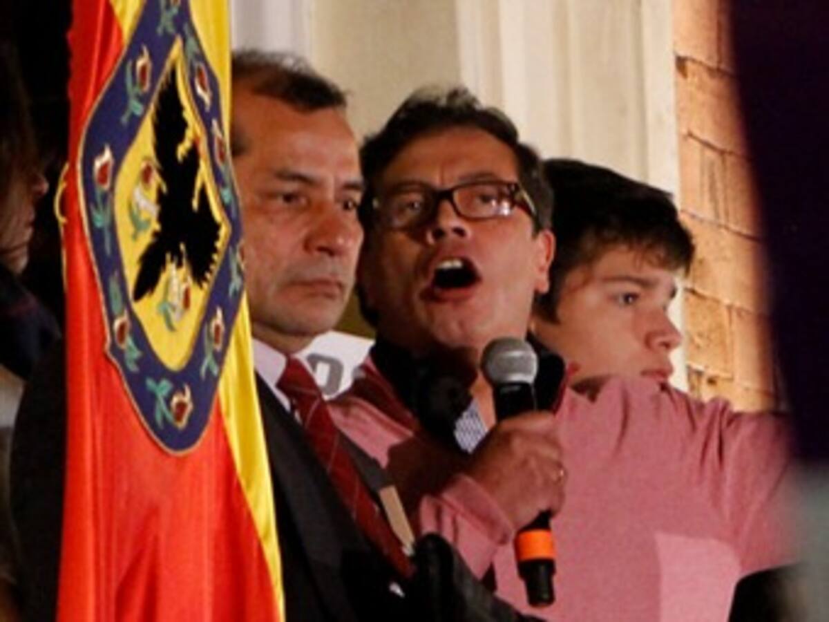 Petro pide a Santos que espere decisión de la CIDH