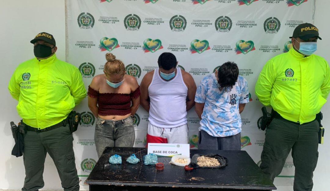 Tres presuntos jíbaros fueron capturados por la Policía con varias dosis de cocaína camufladas en un porta comidas
