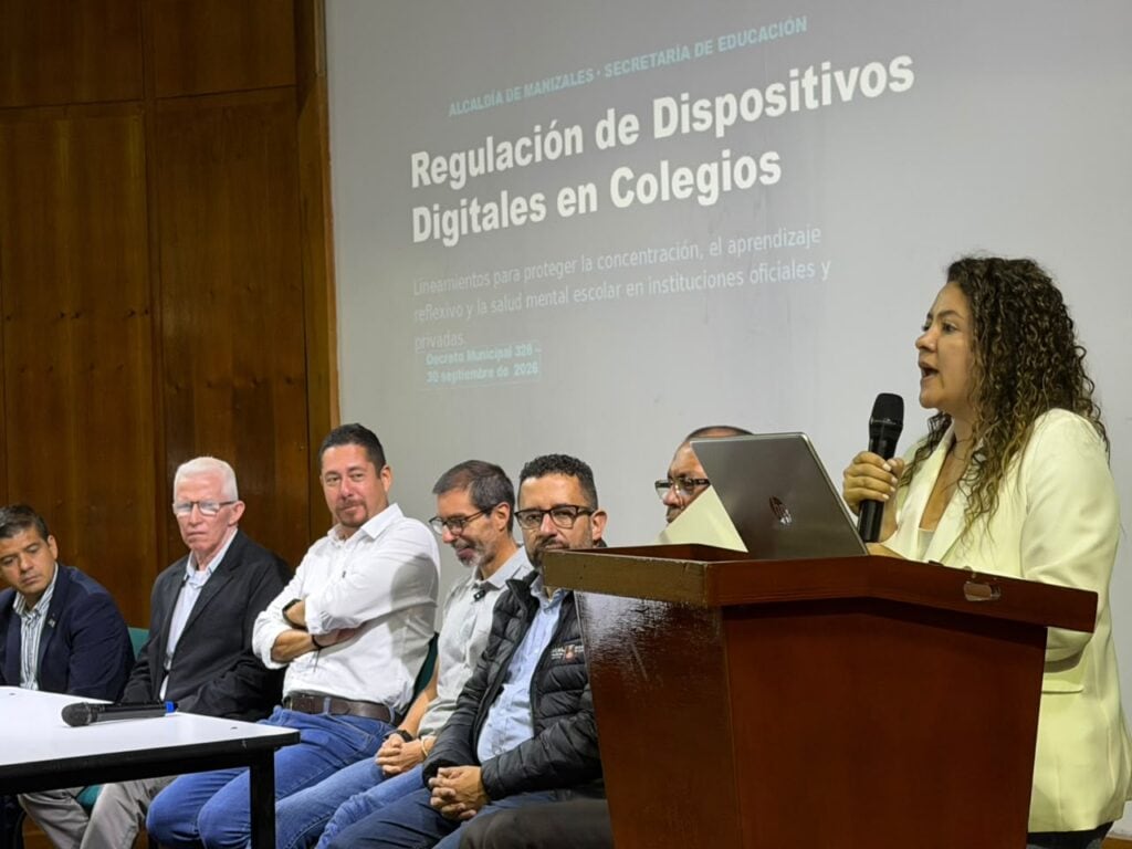 Socialización del decreto 0326 sobre la regularización del uso de dispositivos electrónicos en la capital caldense. Foto: centrodeinformacion.manizales.gov.co