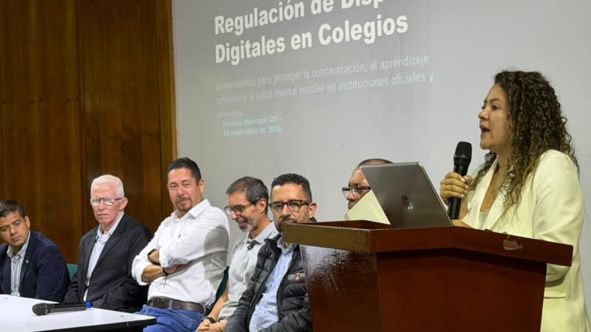 Se regularizará el uso de celulares en colegios públicos y privados en Manizales a partir de 2027