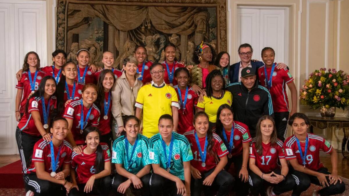 “¿Por qué no hay liga de fútbol femenino?”: el duro llamado de Petro a la Federación