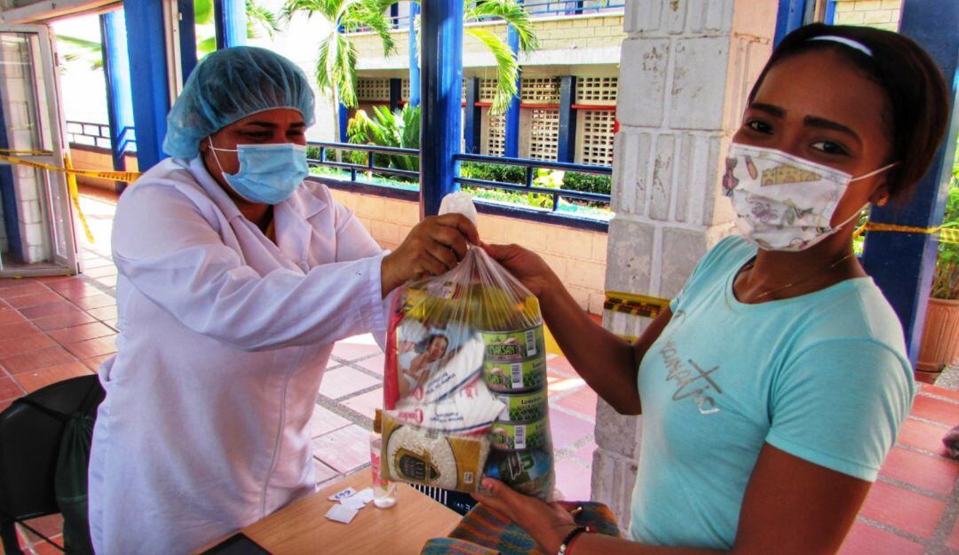 Estudiantes de Cartagena han recibido 205.399 paquetes nutricionales