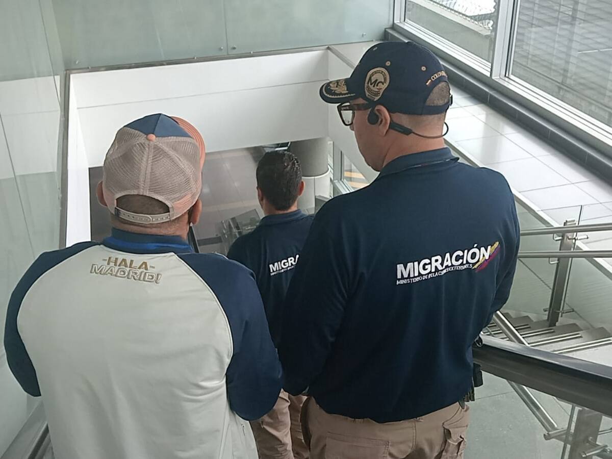 Migración Colombia alerta por intento de ingreso de 950 extranjeros con documentos falsos