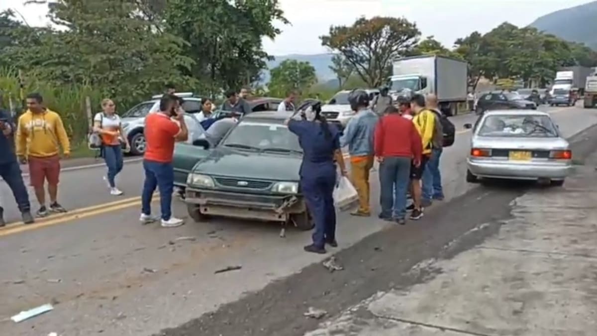 Cinco heridos en accidente de tránsito