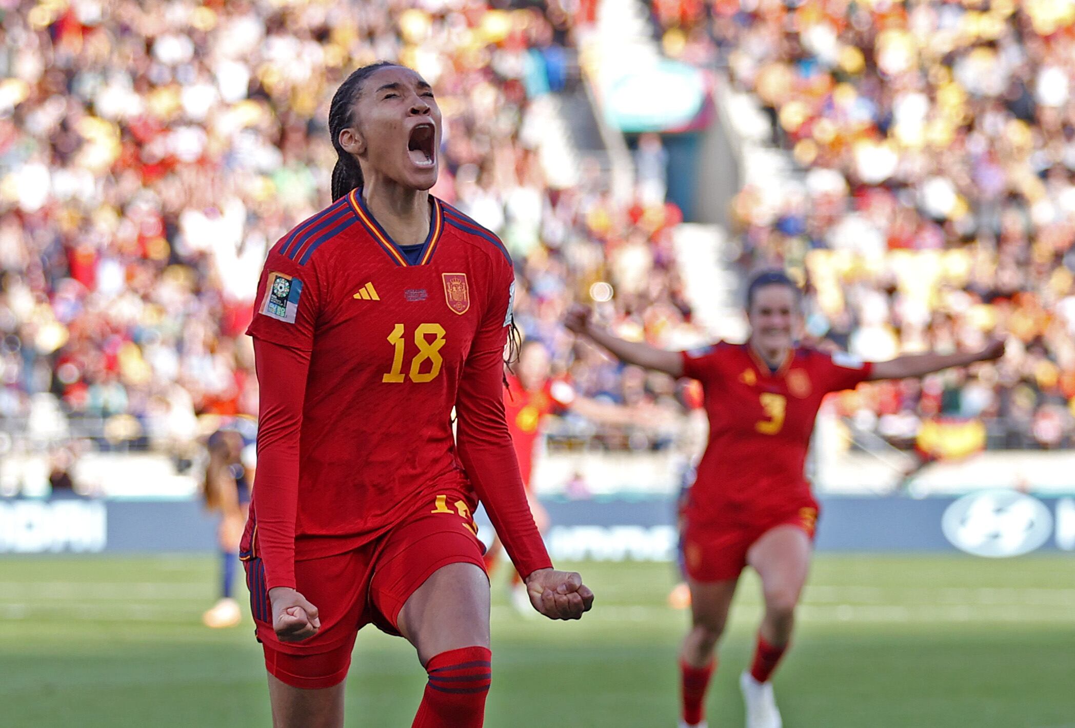Salma Paralluelo celebrando el 2-1 frente a Países Bajos (Photo by Lars Baron/Getty Images)