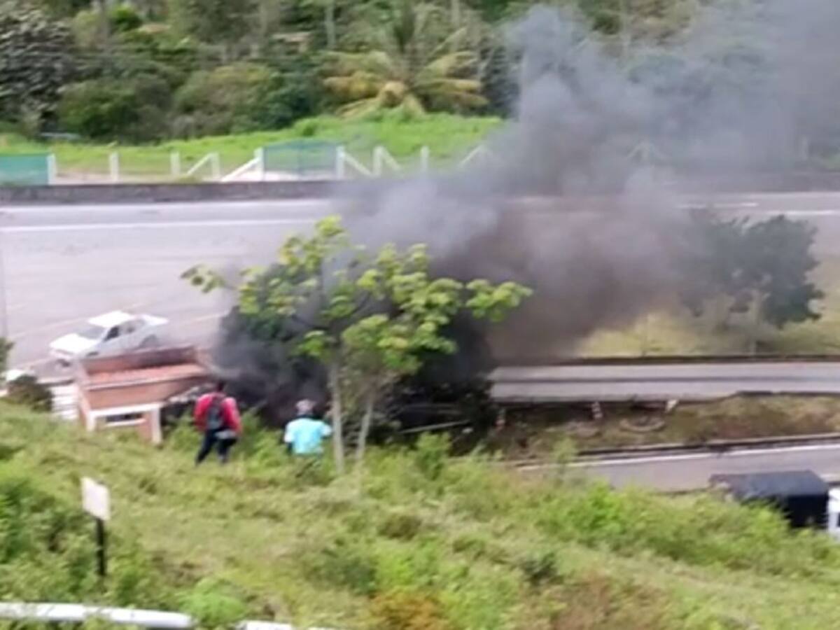 En Lebrija le prendieron candela a una báscula para camiones