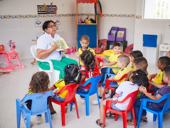 Las trabajadoras continuarán atendiendo hogares comunitarios, ahora con salario y garantías laborales / Imagen: ICBF.