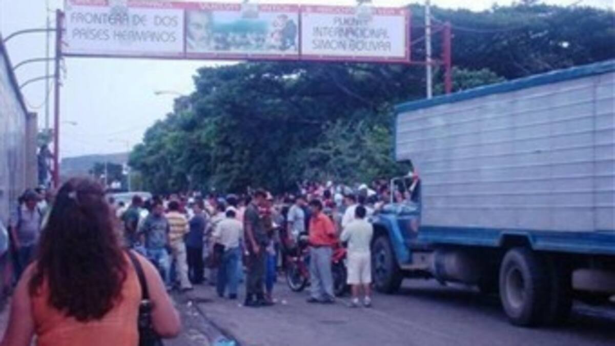 Venezuela cierra indefinidamente la frontera con Colombia