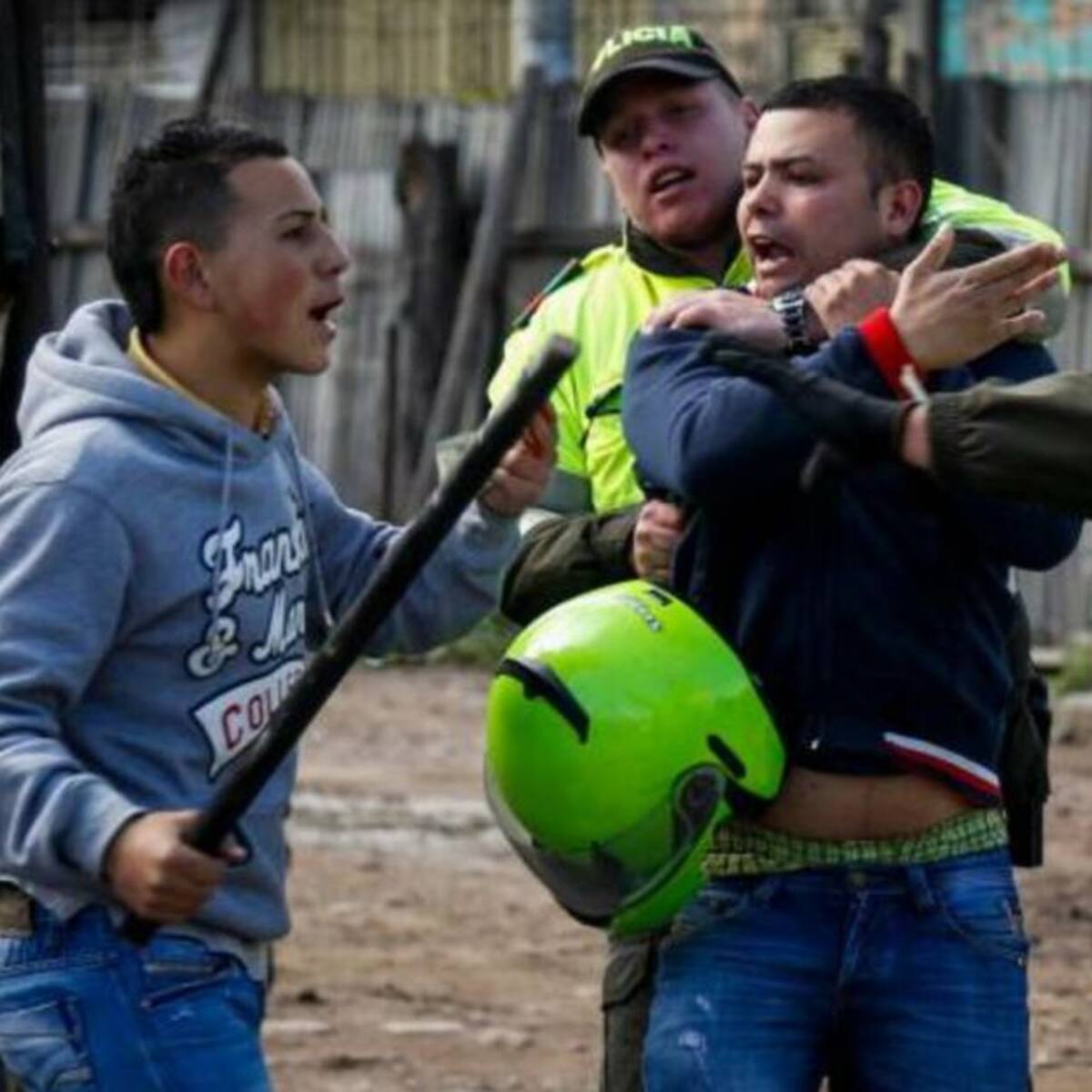 Riña en Pereira dejó siete heridos, entre ellos tres uniformados