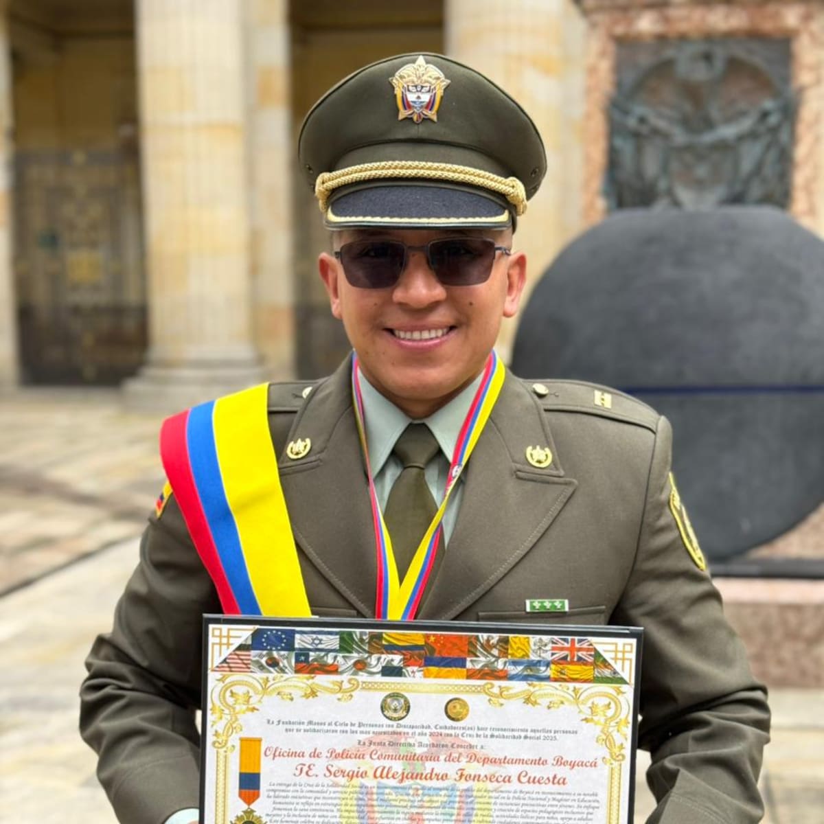 Comandante de la Policía de Zambrano en Bolívar recibió distinción “Cruz de la Solidaridad Social”