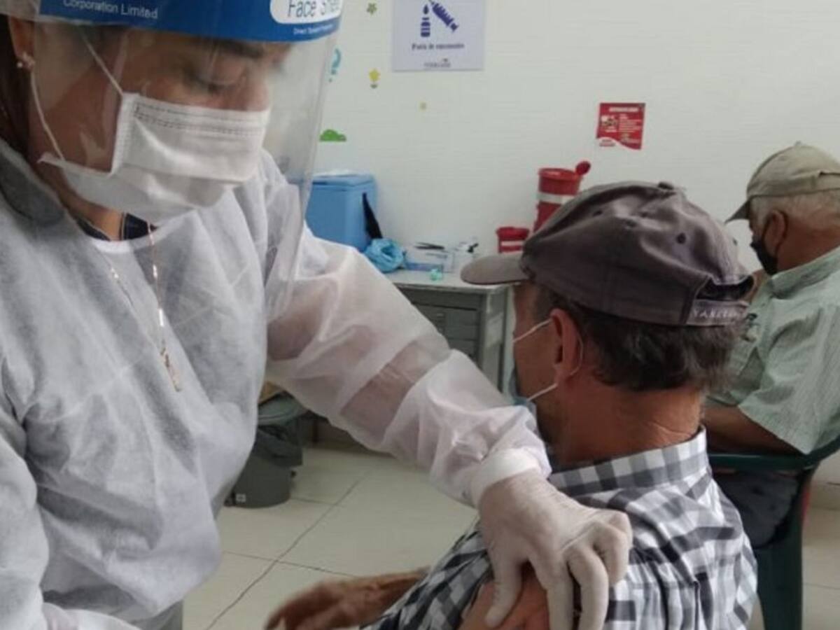 Escasez de vacunas en Quindío se debe a uso de segundas dosis en primeras