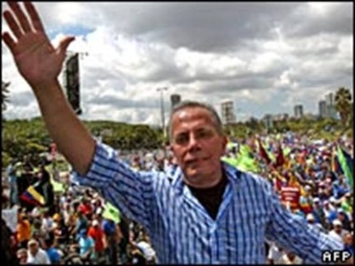 Manuel Rosales pide asilo ante la 'persecución política' de la que acusa a Chávez